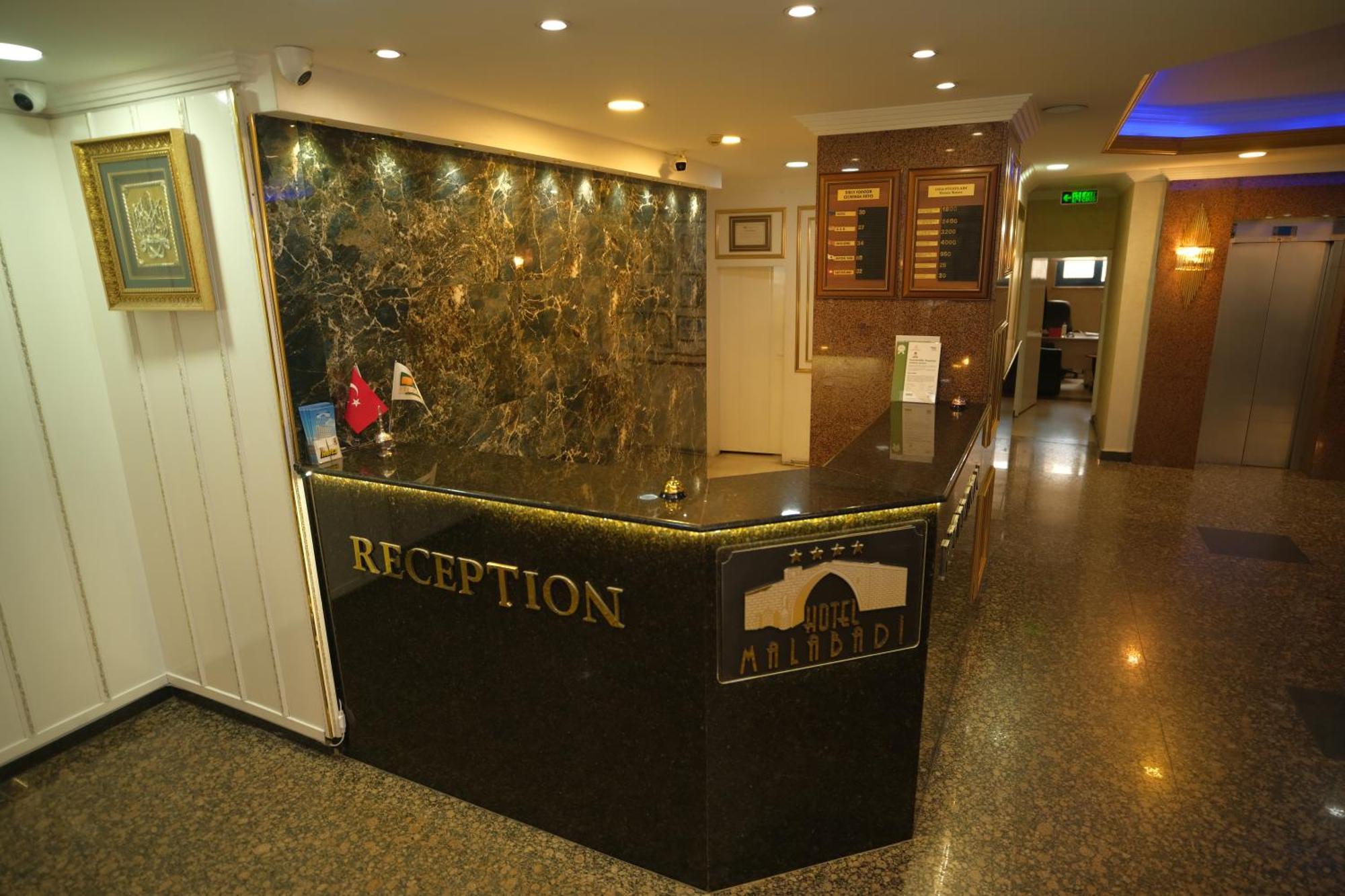 Malabadi Hotel 迪亚巴克尔 外观 照片