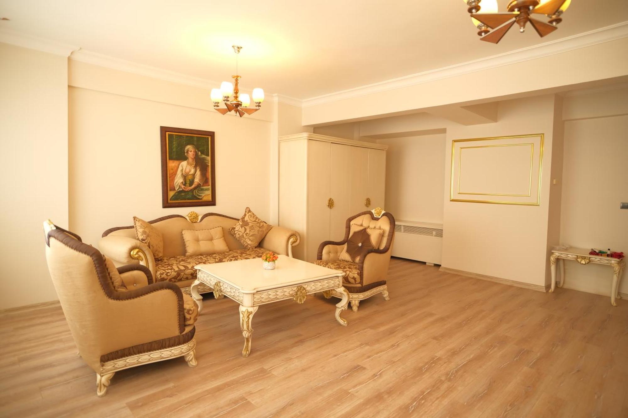 Malabadi Hotel 迪亚巴克尔 外观 照片